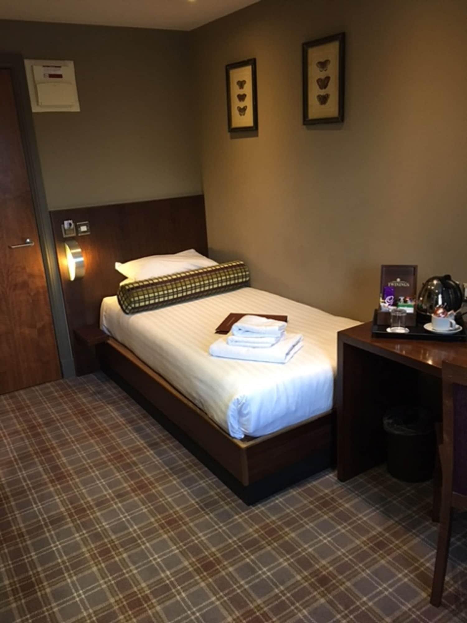 Lynnhurst Hotel Johnstone Esterno foto